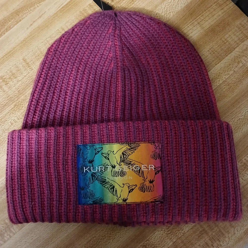 Kurt Geiger NWT Pink Beanie - Picture 2 of 4